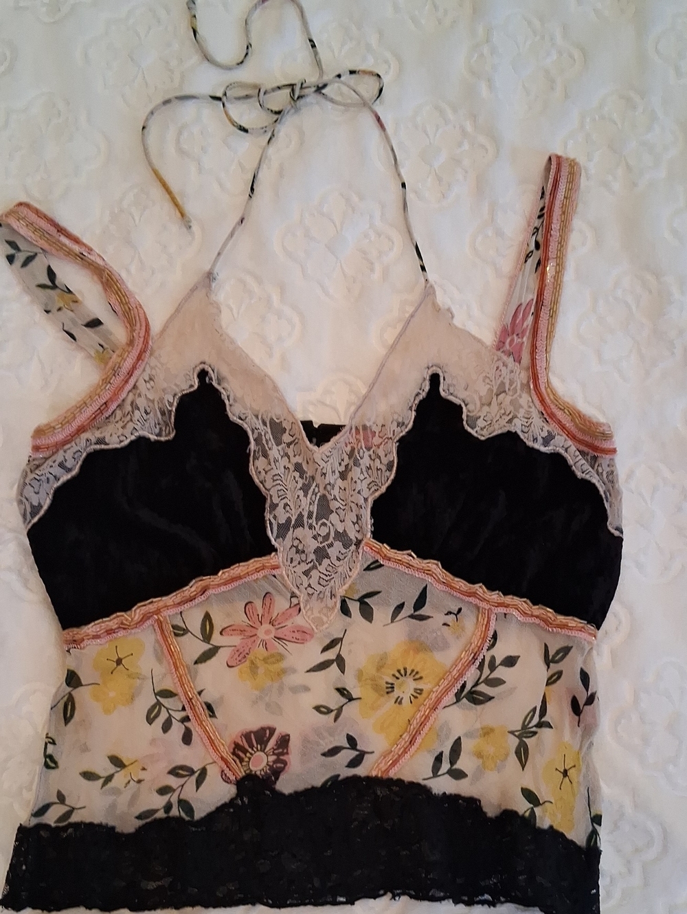 Floral Lace Trim Camisole Top in Black and Cream